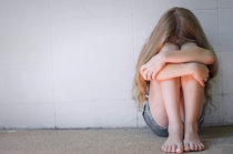 <i>JAMA Network</i>: estudo encontrou associa&ccedil;&atilde;o entre maus-tratos na inf&acirc;ncia e comportamentos suicidas em crian&ccedil;as e adultos jovens