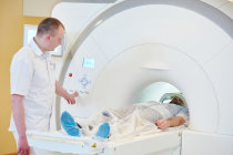 Mais exames de rastreio de c&acirc;ncer de pulm&atilde;o poderiam prevenir mais de 60.000 mortes nos EUA at&eacute; 2030