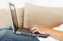 Laptop Wi-Fi pr&oacute;ximo aos test&iacute;culos pode diminuir motilidade dos espermatozoides e aumentar a fragmenta&ccedil;&atilde;o do DNA, diz estudo publicado pela Fertility and Sterility