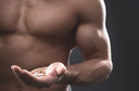 O uso de esteroides anabolizantes foi associado ao comprometimento da fun&ccedil;&atilde;o testicular, com diminui&ccedil;&atilde;o da testosterona a longo prazo